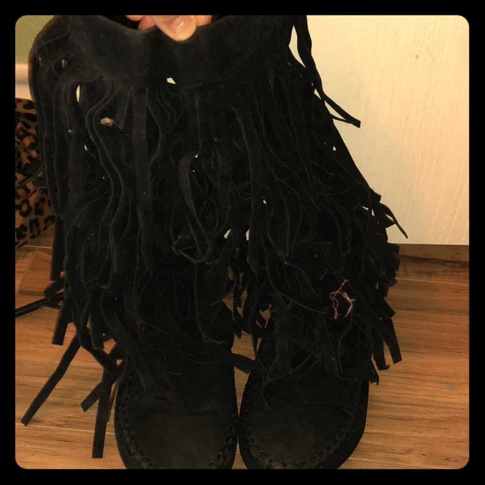 Fringe boots